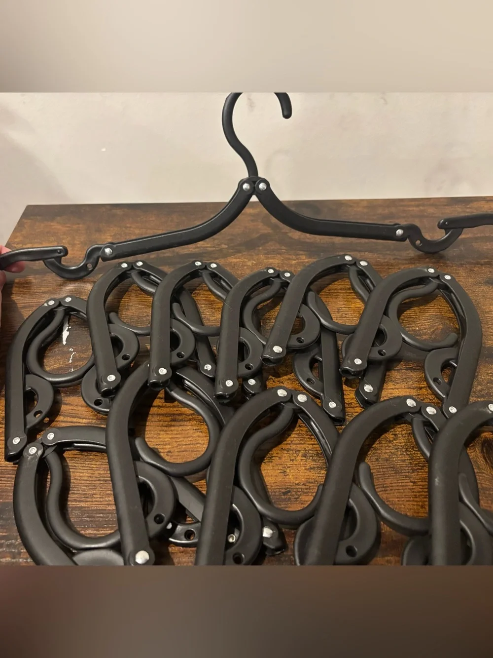 Black Foldable Space-Saving Multi-Clip Clothes Hanger plastic Cruise Travel 12